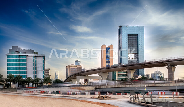 صورة إبداعية لمدينة الرياض ، الأبراج وناطحات السحاب ، الفن الهندسي المعماري بالسعودية، معالم سياحية مشهورة بالرياض في المملكة العربية السعودية، طريق الملك فهد في الرياض، حركة سير السيارات على الطريق العام، الحركة المرورية