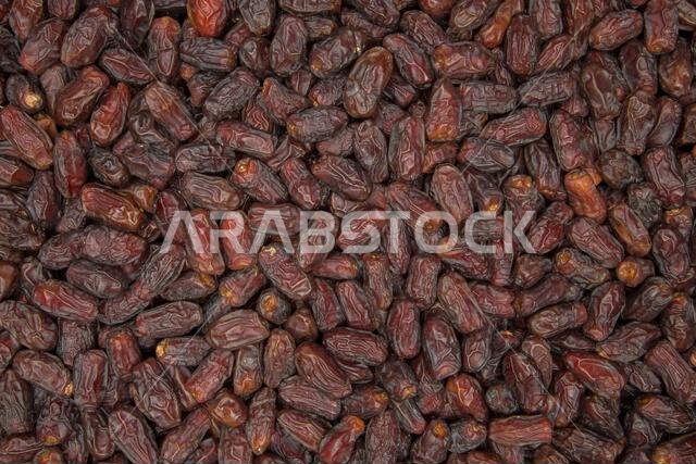 من ثمار تمور المدينة المنورة المملكة العربية السعودية عجوة صقعي صفاوي مجدول لبانا مبروم خضري عنبرة من ثمار تمور المدينة المنورة المملكة العربية السعودية عجوة صقعي صفاوي مجدول لبانا مبروم خضري عنبرة
