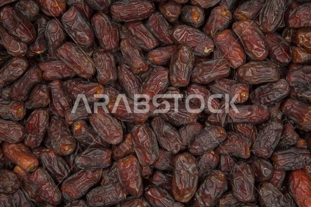 From the fruits of Madinah Al-Munawwarah dates, Kingdom of Saudi Arabia, Ajwa, Sagai, Safawi, Majdoul, Lubana, Mabroum, Khudari, Anbara