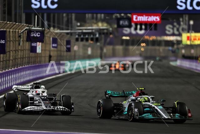 جدة، المملكة العربية السعودية. ٢٧ مارس ٢٠٢٢. لويس هاميلتون (بريطانيا) مرسيدس AMG F1 W13. ٢٧/٠٣/٢٠٢٢. بطولة العالم للفورمولا ١، الجولة الثانية، جائزة السعودية الكبرى، جدة، المملكة العربية السعودية، يوم السباق. حقوق الصورة: XPB/Press Association Images. المصدر: XPB Images Ltd/Alamy Live News