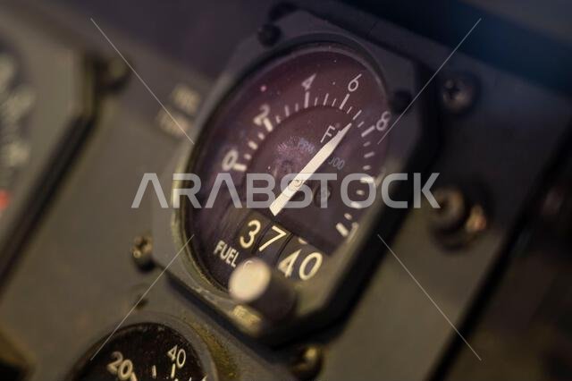 قام طاقم جوي تابع لسلاح الجو الأمريكي، من السرب 908 للتزود بالوقود الجوي الاستكشافي، بتشغيل طائرة التزود بالوقود KC-10 Extender التابعة لسلاح الجو الأمريكي لتزويد قاذفة القنابل B-52H Stratofortress التابعة لسلاح الجو الأمريكي بالوقود فوق المملكة العربية السعودية، في 29 مارس 2022. ويتولى السرب 908 للتزود بالوقود الجوي الاستكشافي، المنتشر مع القوات الجوية التاسعة (القوات الجوية المركزية)، مسؤولية تزويد القوات الأمريكية وقوات الدول الشريكة بالوقود، مما يُعزز القوة الجوية والردع والاستقرار. (صورة من قام طاقم جوي تابع لسلاح الجو الأمريكي، من السرب 908 للتزود بالوقود الجوي الاستكشافي، بتشغيل طائرة التزود بالوقود KC-10 Extender التابعة لسلاح الجو الأمريكي لتزويد قاذفة القنابل B-52H Stratofortress التابعة لسلاح الجو الأمريكي بالوقود فوق المملكة العربية السعودية، في 29 مارس 2022. ويتولى السرب 908 للتزود بالوقود الجوي الاستكشافي، المنتشر مع القوات الجوية التاسعة (القوات الجوية المركزية)، مسؤولية تزويد القوات الأمريكية وقوات الدول الشريكة بالوقود، مما يُعزز القوة الجوية والردع والاستقرار. (صورة من