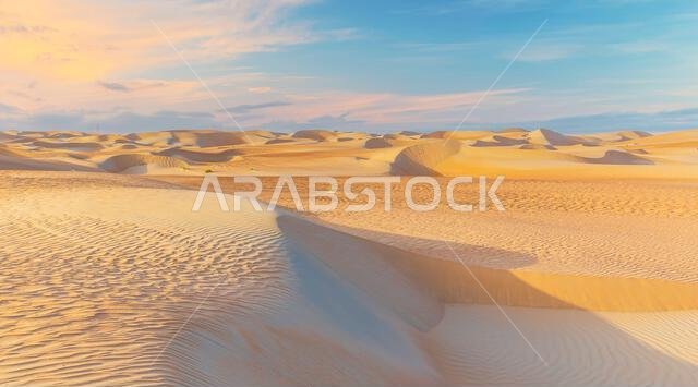 الكثبان الرملية والرمال الملونة في صحراء الربع الخالي