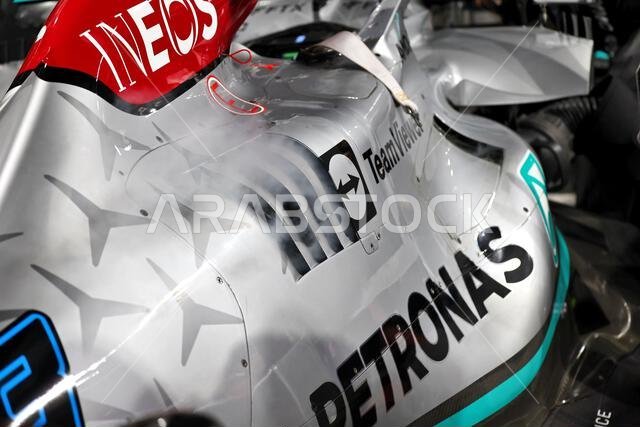 جورج راسل (بريطانيا) - تفاصيل جانبية لسيارة مرسيدس AMG F1 W13 على خط الانطلاق. 27 مارس 2022. بطولة العالم للفورمولا 1، الجولة الثانية، جائزة السعودية الكبرى، جدة، المملكة العربية السعودية، يوم السباق. حقوق الصورة محفوظة لـ: XPB/Press Association Images.