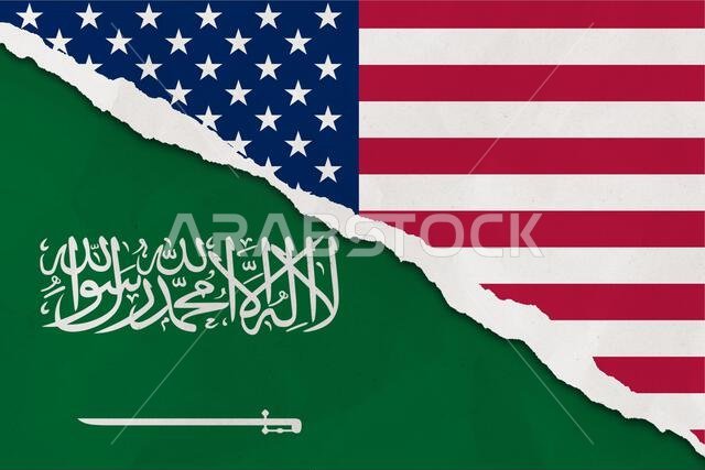 خلفية ورقية ممزقة عليها أعلام الولايات المتحدة والمملكة العربية السعودية. مفهوم مجرد حول اقتصاد وسياسة وصراعات وحروب الولايات المتحدة والمملكة العربية السعودية.