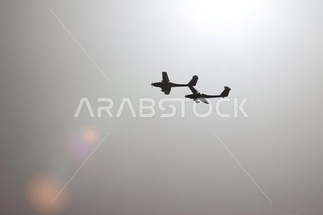 جدة، المملكة العربية السعودية. ٢٦ مارس ٢٠٢٢. أجواء حلبة السباق - طائرات. سباق الجائزة الكبرى السعودي، السبت ٢٦ مارس ٢٠٢٢. جدة، المملكة العربية السعودية. حقوق الصورة: جيمس موي/ألامي لايف نيوز