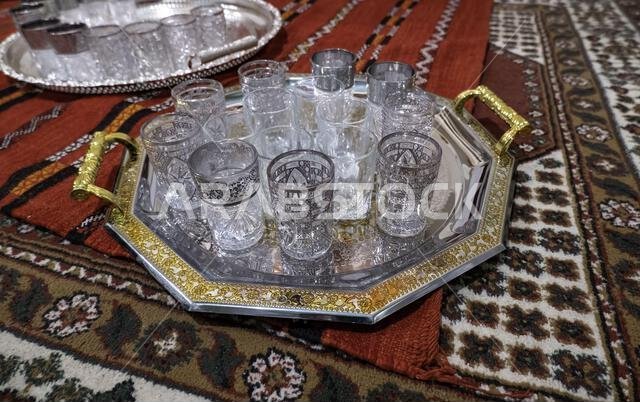 أكواب الشاي العربية في الشاي والضيافة والتجارة أكواب الشاي العربية في الشاي والضيافة والتجارة