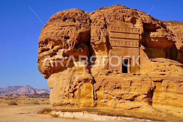 المملكة العربية السعودية، منطقة المدينة المنورة، العلا أو العلا، قبر النبطي في الحجر (مدائن صالح) الموقع الأثري، قبر جبل الأحمر