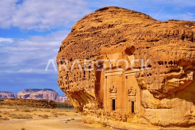 المملكة العربية السعودية، منطقة المدينة المنورة، العلا أو العلا، قبر النبطي في الحجر (مدائن صالح) الموقع الأثري، قبر جبل الأحمر