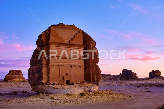 المملكة العربية السعودية، منطقة المدينة المنورة، العلا أو العلا، القبر النبطي في الحجر (مدائن صالح) الموقع الأثري، قبر لحيان أو قصر الفريد المملكة العربية السعودية، منطقة المدينة المنورة، العلا أو العلا، القبر النبطي في الحجر (مدائن صالح) الموقع الأثري، قبر لحيان أو قصر الفريد
