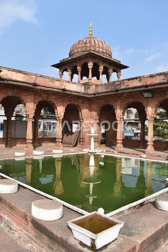 Moti Masjid and front Ablution pond (wuzu khana), an Islamic architecture, Pearl Mosque Built by Sikander Begum in the year 1860, the beautiful Moti M