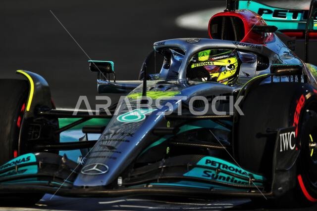 جدة، المملكة العربية السعودية. ٢٥ مارس ٢٠٢٢. لويس هاميلتون (بريطانيا) سيارة مرسيدس AMG F1 W13. سباق الجائزة الكبرى السعودي، الجمعة ٢٥ مارس ٢٠٢٢. جدة، المملكة العربية السعودية. حقوق الصورة: جيمس موي/ألامي لايف نيوز