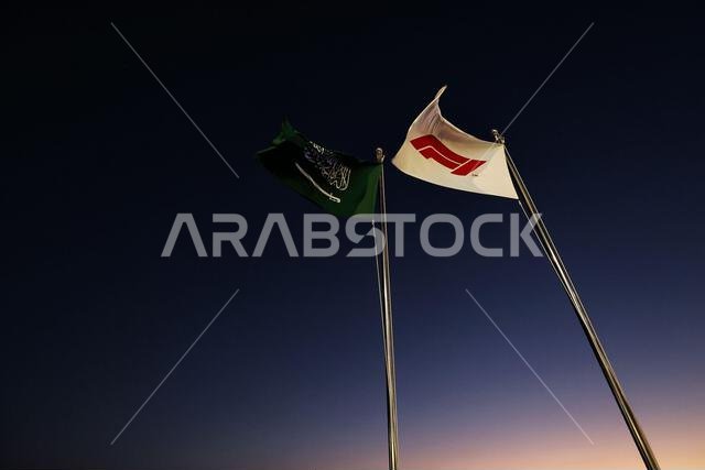 جدة، المملكة العربية السعودية. ٢٥ مارس ٢٠٢٢. أجواء حلبة السباق - الأعلام. سباق الجائزة الكبرى السعودي، الجمعة ٢٥ مارس ٢٠٢٢. جدة، المملكة العربية السعودية. حقوق الصورة: جيمس موي/ألامي لايف نيوز
