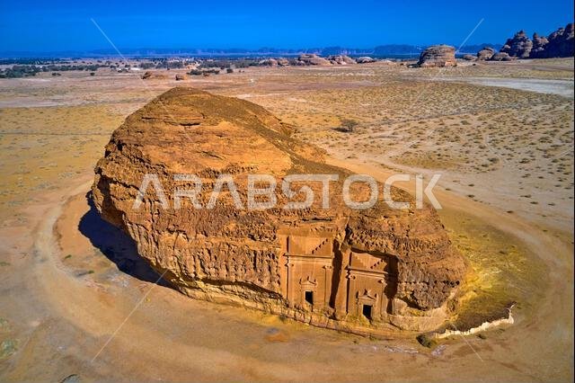 المملكة العربية السعودية، منطقة المدينة المنورة، العلا أو العلا، قبر النبطي في الحجر (مدائن صالح) الموقع الأثري، قبر جبل الأحمر