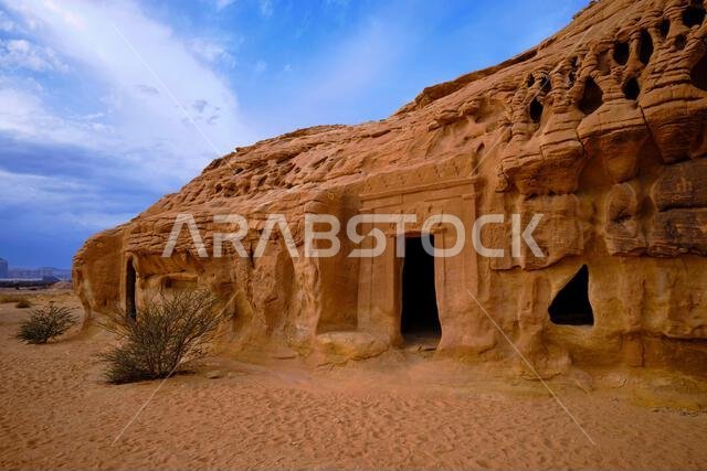 المملكة العربية السعودية، منطقة المدينة المنورة، العلا أو العلا، قبر النبطي في الحجر (مدائن صالح) الموقع الأثري، قبر جبل البنات