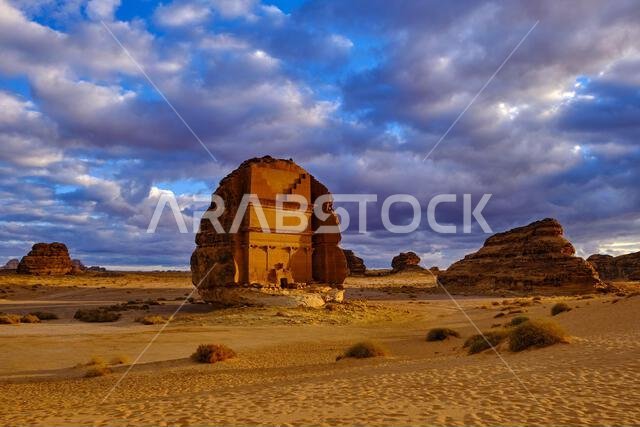 المملكة العربية السعودية، منطقة المدينة المنورة، العلا أو العلا، القبر النبطي في الحجر (مدائن صالح) الموقع الأثري، قبر لحيان أو قصر الفريد المملكة العربية السعودية، منطقة المدينة المنورة، العلا أو العلا، القبر النبطي في الحجر (مدائن صالح) الموقع الأثري، قبر لحيان أو قصر الفريد