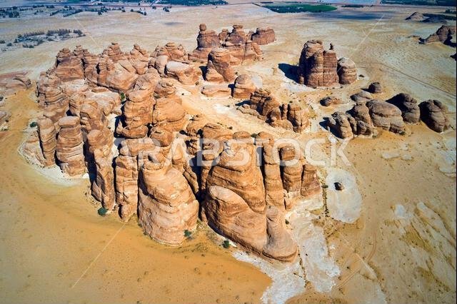 المملكة العربية السعودية، منطقة المدينة المنورة، العلا أو العلا، موقع مقبرة الأنباط في الحِجر (مدائن صالح) الأثري، جبل إثلِب