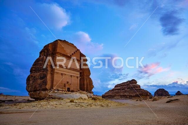 المملكة العربية السعودية، منطقة المدينة المنورة، العلا أو العلا، القبر النبطي في الحجر (مدائن صالح) الموقع الأثري، قبر لحيان أو قصر الفريد المملكة العربية السعودية، منطقة المدينة المنورة، العلا أو العلا، القبر النبطي في الحجر (مدائن صالح) الموقع الأثري، قبر لحيان أو قصر الفريد