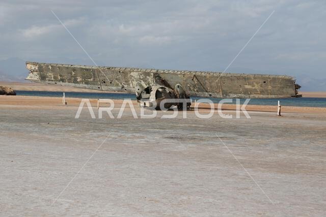 plane desert the antique kingdom of saudi arabia