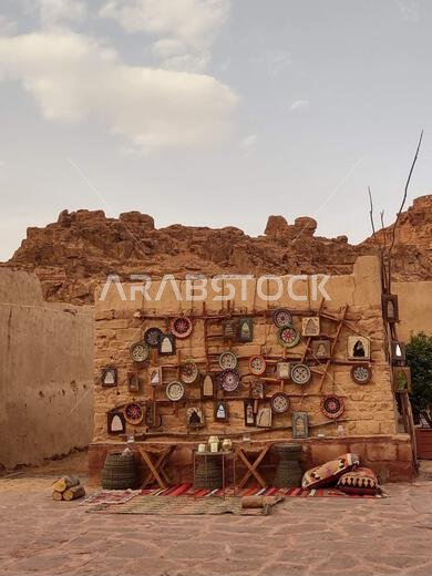 تقع مدينة العلا في شمال غرب المملكة العربية السعودية، وهي تابعة لمنطقة المدينة المنورة.