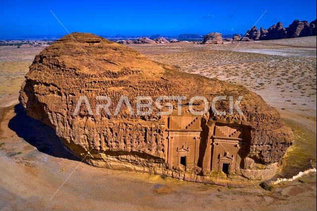 المملكة العربية السعودية، منطقة المدينة المنورة، العلا أو العلا، قبر النبطي في الحجر (مدائن صالح) الموقع الأثري، قبر جبل الأحمر المملكة العربية السعودية، منطقة المدينة المنورة، العلا أو العلا، قبر النبطي في الحجر (مدائن صالح) الموقع الأثري، قبر جبل الأحمر