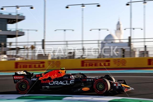 سيرجيو بيريز (المكسيك) - فريق ريد بول ريسينغ، سيارة RB18. 25 مارس 2022، بطولة العالم للفورمولا 1، الجولة الثانية، جائزة السعودية الكبرى، جدة، المملكة العربية السعودية، يوم التجارب الحرة. حقوق الصورة محفوظة لـ: XPB/Press Association Images.