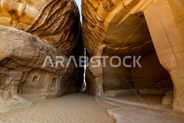 Rock tomb, Madain Saleh (Hegra) (Al Hijr), UNESCO World Heritage Site, Al Ula, Kingdom of Saudi Arabia, Middle East
