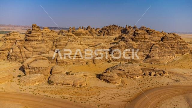 صورة جوية للمقابر الصخرية، مدائن صالح (الحجر)، موقع تراث عالمي لليونسكو، العلا، المملكة العربية السعودية، الشرق الأوسط صورة جوية للمقابر الصخرية، مدائن صالح (الحجر)، موقع تراث عالمي لليونسكو، العلا، المملكة العربية السعودية، الشرق الأوسط