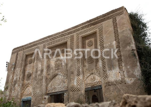 منزل فرساني مزين بالجبس واللوحات الجدارية، منطقة جازان، فرسان، المملكة العربية السعودية