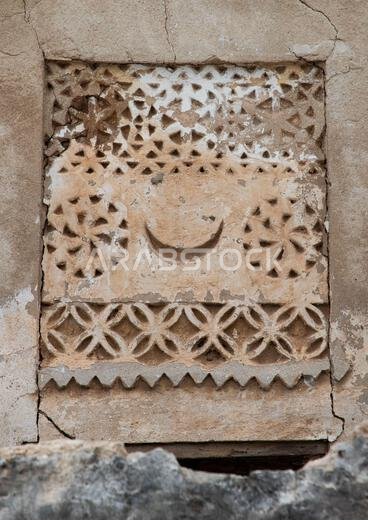 منزل فرساني مزين بالجبس واللوحات الجدارية، منطقة جازان، فرسان، المملكة العربية السعودية