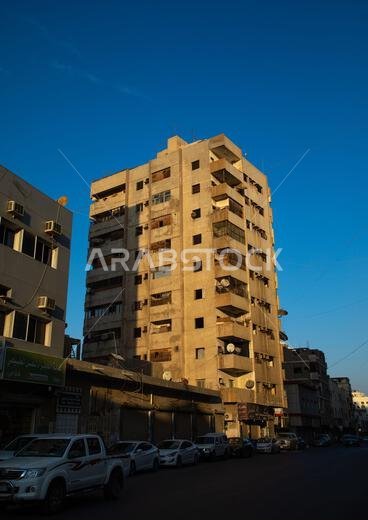 مبنى شاهق في وسط مدينة جدة، منطقة مكة المكرمة، المملكة العربية السعودية