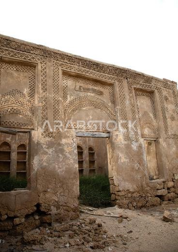منزل فرساني مزين بالجبس واللوحات الجدارية، منطقة جازان، فرسان، المملكة العربية السعودية