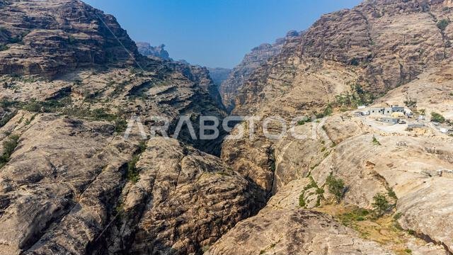 صورة جوية لوادي لجاب، جبال عسير، المملكة العربية السعودية، الشرق الأوسط