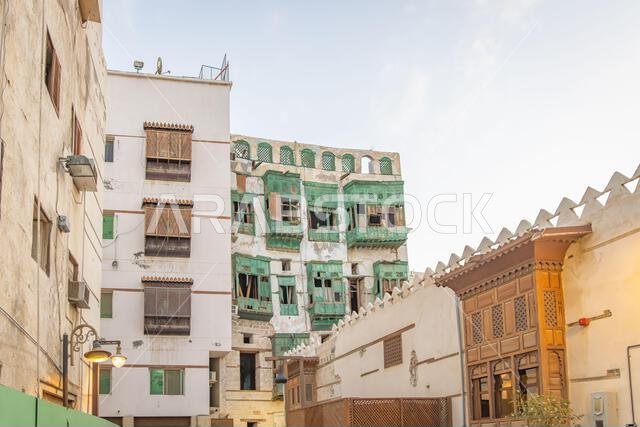 الشرق الأوسط، المملكة العربية السعودية، مكة المكرمة، جدة، البلد. منزل حجازي تقليدي على شكل برج بنوافذ وشرفات خشبية على طراز روزان.