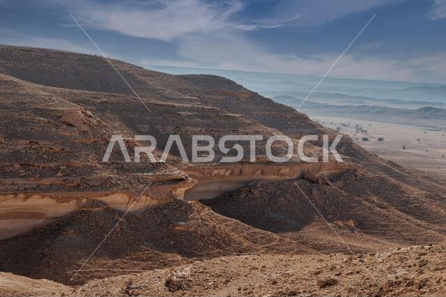 منظر طبيعي جبلي في صحراء على حافة العالم، الرياض منظر طبيعي جبلي في صحراء على حافة العالم، الرياض