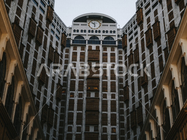 صوره مقربه لأبراج مكه المطله على الحرم المكي في مكه المكرمه, فنادق فاخره أمام الحرم المكي, التطور العمراني في مكه المكرمه, الفن الهندسي والعمراني لفنادق مكه