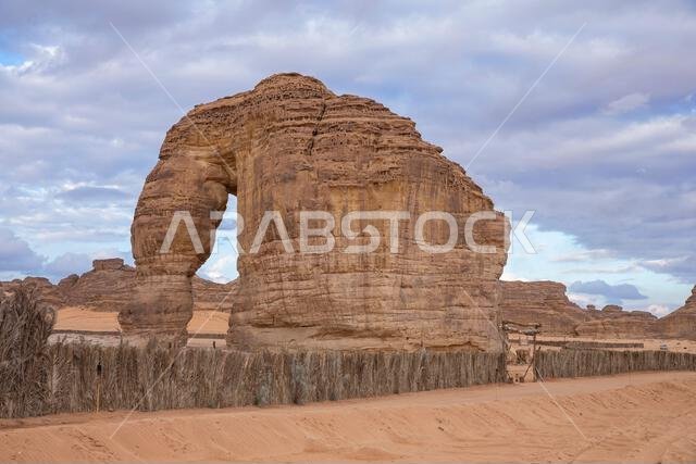 صخرة الفيل الشهيرة في العلا، المملكة العربية السعودية