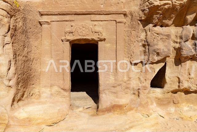 غرف الدفن الشهيرة في العلا، بالمملكة العربية السعودية
