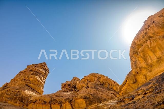 منظر طبيعي في جبل أم سنمان، جبة، المملكة العربية السعودية، في منطقة حائل، موقع فنون صخرية مدرج ضمن قائمة اليونسكو للتراث العالمي