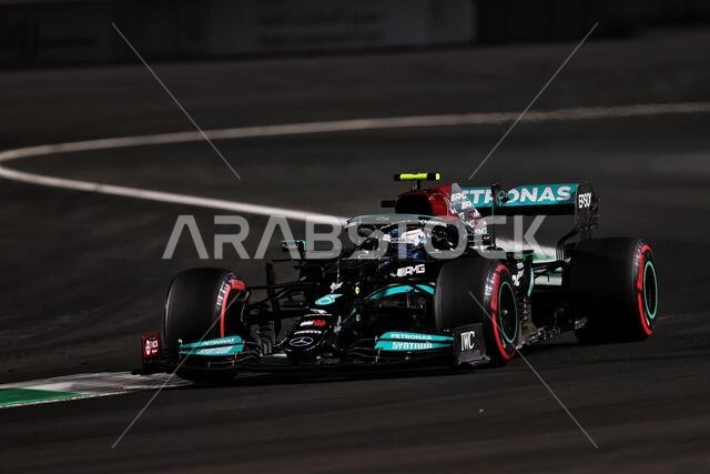 فالتيري بوتاس (فنلندا) مرسيدس إيه إم جي إف فورمولا 1 دبليو 12. سباق جائزة السعودية الكبرى، السبت 4 ديسمبر 2021. جدة، المملكة العربية السعودية. حقوق الصورة: جيمس موي/ألامي لايف نيوز