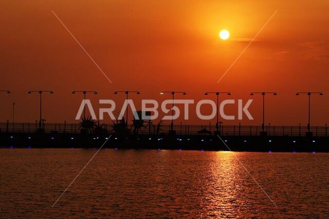 Jeddah, Saudi Arabia. 05th Dec, 2021. Circuit atmosphere - sunset. Saudi Arabian Grand Prix, Sunday 5th December 2021. Jeddah, Saudi Arabia. Credit: James Moy/Alamy Live News