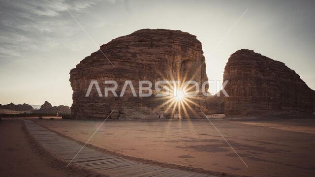 منظر غروب الشمس في صخرة الفيل، الحِجرَة (العَلَى)، المملكة العربية السعودية