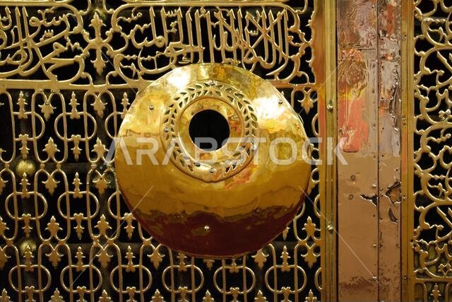 مسجد النبي محمد صلى الله عليه وسلم داخل المسجد النبوي - روضة مبارك رياض الجنة محراب - المدينة المنورة المملكة العربية السعودية