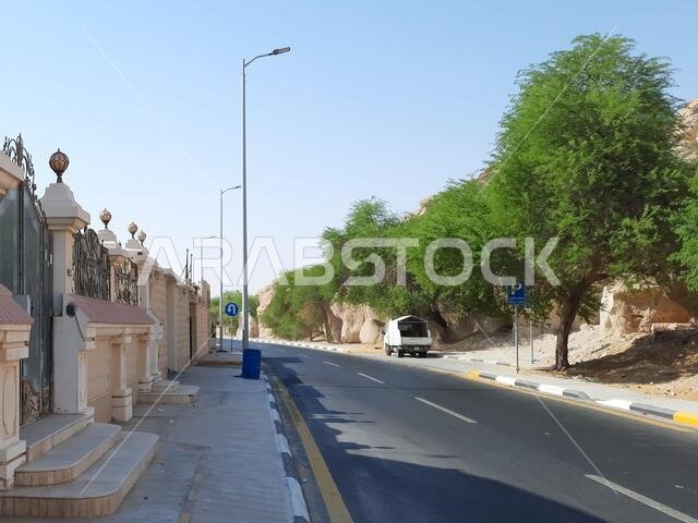 الهفوف الأحساء، المملكة العربية السعودية - 20 أغسطس 2021: الموقع بالقرب من جبال القرح، في الهفوف، المملكة العربية السعودية، خلال ساعات النهار