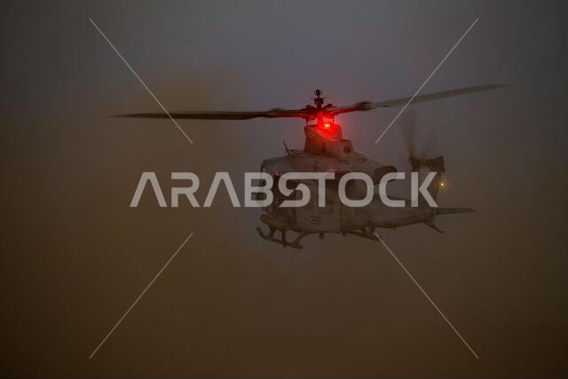 210306-M-JX780-1429 تبوك، المملكة العربية السعودية (6 مارس 2021) - تستعد مروحية UH-1Y Venom تابعة لسلاح مشاة البحرية الأمريكية، والملحقة بسرب المروحيات المتوسطة 164 (المعزز)، التابع لوحدة المشاة البحرية الخامسة عشرة، للهبوط في نقطة تسليح وتزويد بالوقود أمامية، وذلك خلال تدريب قتالي برمائي مسرحي (TACR) في تبوك، المملكة العربية السعودية، في 6 مارس. يدمج هذا التدريب أصول البحرية الأمريكية وسلاح مشاة البحرية الأمريكية لممارسة مجموعة من القدرات القتالية الحيوية المتاحة للقوات الأمريكية المركزية. 210306-M-JX780-1429 تبوك، المملكة العربية السعودية (6 مارس 2021) - تستعد مروحية UH-1Y Venom تابعة لسلاح مشاة البحرية الأمريكية، والملحقة بسرب المروحيات المتوسطة 164 (المعزز)، التابع لوحدة المشاة البحرية الخامسة عشرة، للهبوط في نقطة تسليح وتزويد بالوقود أمامية، وذلك خلال تدريب قتالي برمائي مسرحي (TACR) في تبوك، المملكة العربية السعودية، في 6 مارس. يدمج هذا التدريب أصول البحرية الأمريكية وسلاح مشاة البحرية الأمريكية لممارسة مجموعة من القدرات القتالية الحيوية المتاحة للقوات الأمريكية المركزية.