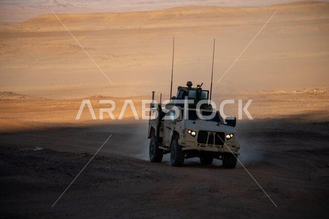 210307-M-QM580-1251 تبوك، المملكة العربية السعودية (7 مارس 2021) - مركبة تكتيكية خفيفة مشتركة تابعة لسلاح مشاة البحرية الأمريكية، تابعة لفريق مكافحة الدروع المشترك 2، سرية الأسلحة، فريق الإنزال الكتيبة 1/4، وحدة المشاة البحرية الاستكشافية الخامسة عشرة، تُناور إلى منطقة تجميع المركبات خلال تدريب قتالي برمائي مسرحي في تبوك، المملكة العربية السعودية، في 7 مارس. يدمج هذا التدريب أصول البحرية الأمريكية وسلاح مشاة البحرية لممارسة مجموعة من القدرات القتالية الحيوية المتاحة. 210307-M-QM580-1251 تبوك، المملكة العربية السعودية (7 مارس 2021) - مركبة تكتيكية خفيفة مشتركة تابعة لسلاح مشاة البحرية الأمريكية، تابعة لفريق مكافحة الدروع المشترك 2، سرية الأسلحة، فريق الإنزال الكتيبة 1/4، وحدة المشاة البحرية الاستكشافية الخامسة عشرة، تُناور إلى منطقة تجميع المركبات خلال تدريب قتالي برمائي مسرحي في تبوك، المملكة العربية السعودية، في 7 مارس. يدمج هذا التدريب أصول البحرية الأمريكية وسلاح مشاة البحرية لممارسة مجموعة من القدرات القتالية الحيوية المتاحة.