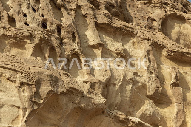 التكوينات الصخرية الطبيعية في مدينة العلا بالمملكة العربية السعودية، المعالم التاريخية الأثرية السياحية، جمال الطبيعة الصحراوية، المرتفعات الجبلية في محافظة العلا، السياحة في السعودية