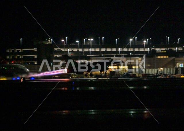 أقلعت طائرة مقاتلة من طراز إف-16 فايتينغ فالكون تابعة للجناح المقاتل 115، في قاعدة تروكس الجوية، ماديسون، ويسكونسن، في 11 أكتوبر 2021، متجهةً إلى الشرق الأوسط. وقد نشر الجناح المقاتل 115، بالتعاون مع سرب المقاتلات 378 التابع له، حوالي 300 جندي وعددًا من طائرات إف-16 فايتينغ فالكون إلى قاعدة الأمير سلطان الجوية في المملكة العربية السعودية، لتوفير دعم جوي قتالي سريع لعمليات القيادة المركزية الأمريكية. (صورة من الحرس الوطني الجوي الأمريكي، بعدسة الرقيب كاميرون لويس) أقلعت طائرة مقاتلة من طراز إف-16 فايتينغ فالكون تابعة للجناح المقاتل 115، في قاعدة تروكس الجوية، ماديسون، ويسكونسن، في 11 أكتوبر 2021، متجهةً إلى الشرق الأوسط. وقد نشر الجناح المقاتل 115، بالتعاون مع سرب المقاتلات 378 التابع له، حوالي 300 جندي وعددًا من طائرات إف-16 فايتينغ فالكون إلى قاعدة الأمير سلطان الجوية في المملكة العربية السعودية، لتوفير دعم جوي قتالي سريع لعمليات القيادة المركزية الأمريكية. (صورة من الحرس الوطني الجوي الأمريكي، بعدسة الرقيب كاميرون لويس)