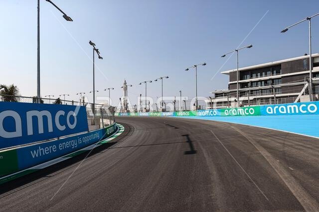 جدة، المملكة العربية السعودية. 2 ديسمبر 2021. أجواء الحلبة - تفاصيل المسار. 2 ديسمبر 2021. بطولة العالم للفورمولا 1، الجولة 21، جائزة السعودية الكبرى، جدة، المملكة العربية السعودية، يوم التحضير. حقوق الصورة: XPB/Press Association Images. المصدر: XPB Images Ltd/Alamy Live News