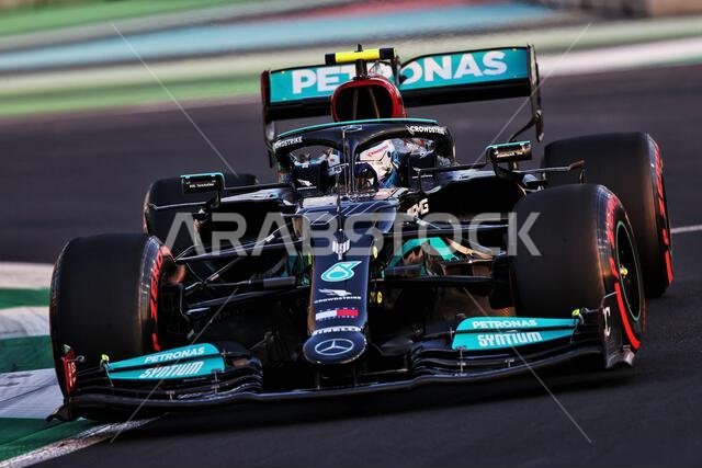 جدة، المملكة العربية السعودية. 3 ديسمبر 2021. فالتيري بوتاس (فنلندا) مرسيدس AMG F1 W12. سباق الجائزة الكبرى السعودي، الجمعة 3 ديسمبر 2021. جدة، المملكة العربية السعودية. حقوق الصورة: جيمس موي/ألامي لايف نيوز