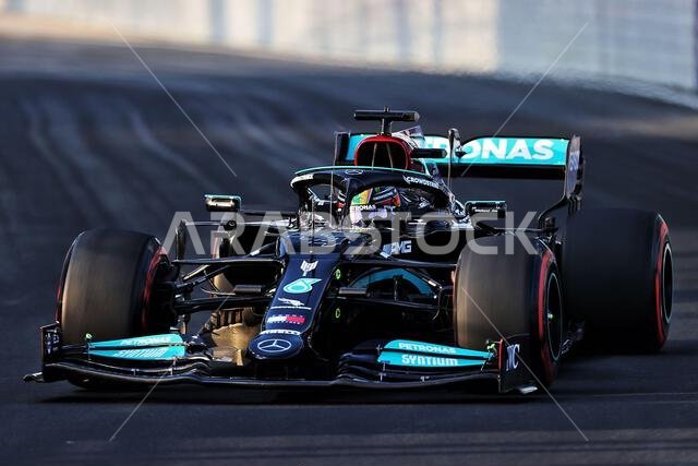 جدة، المملكة العربية السعودية. 3 ديسمبر 2021. لويس هاميلتون (بريطانيا) - مرسيدس AMG F1 W12. سباق الجائزة الكبرى السعودي، الجمعة 3 ديسمبر 2021. جدة، المملكة العربية السعودية. حقوق الصورة: جيمس موي/ألامي لايف نيوز